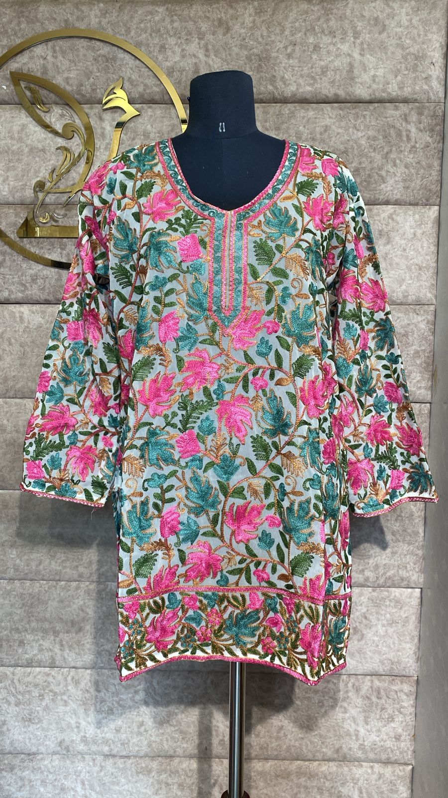 WHITE PINK TOP GEORGETTE KASHMIRI AARI WORK - 30563