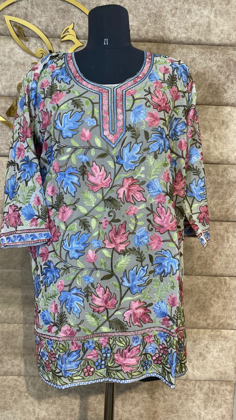 ASH & PINK TOP GEORGETTE KASHMIRI AARI WORK - 30631 (FREE SIZE UPTO 44")