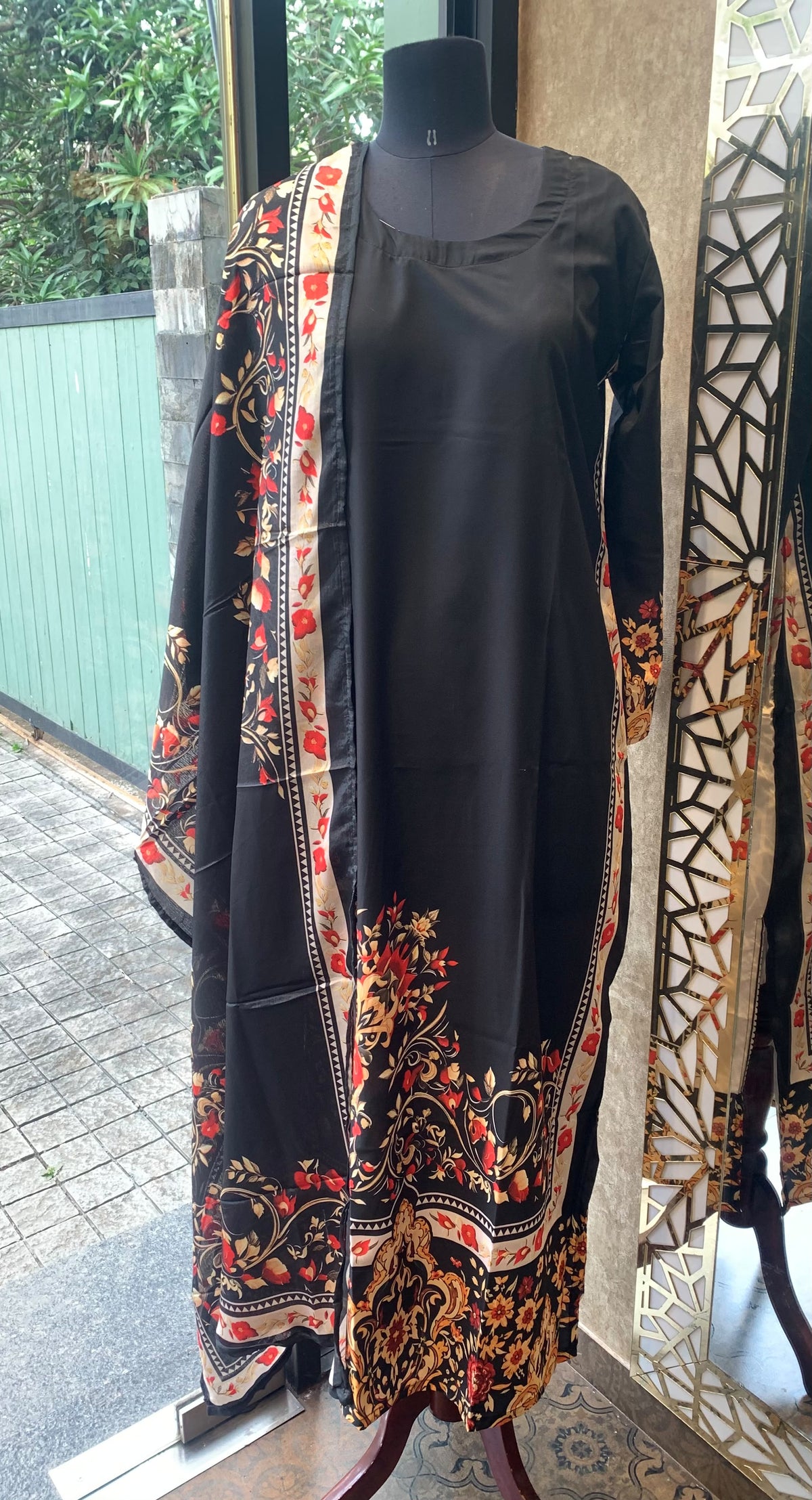 BLACK PAKISTANI KAFTHAN SUITE-30772