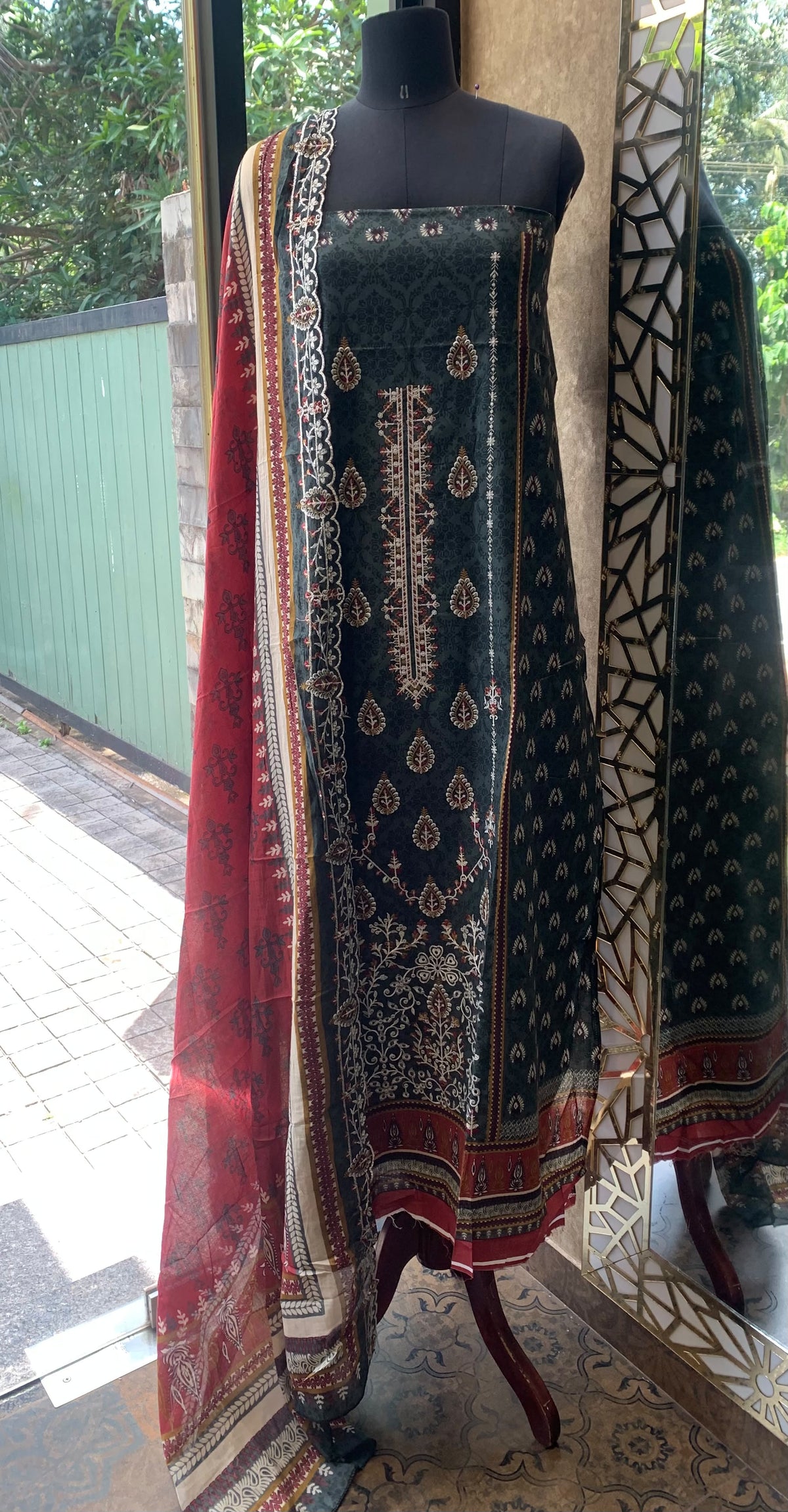 PAKISTANI LAWN MATERIAL -30764