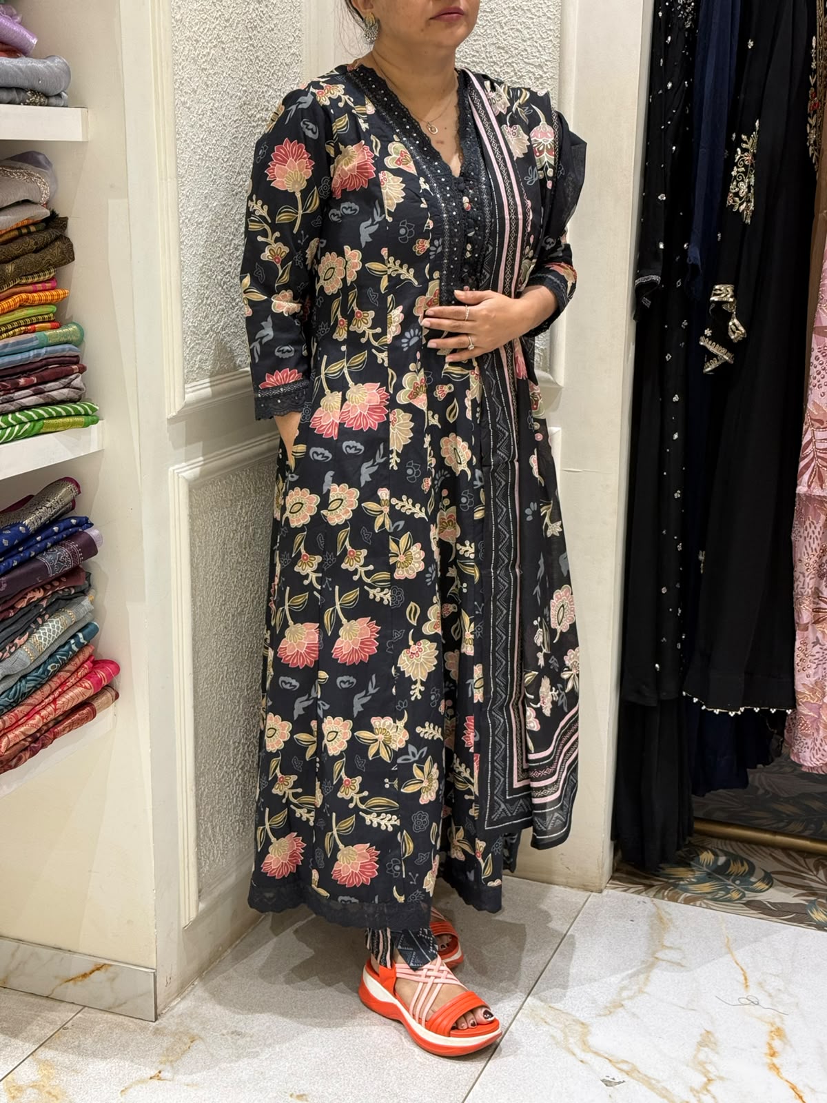 BLACK FLORAL CHURIDAR SUIT-52693